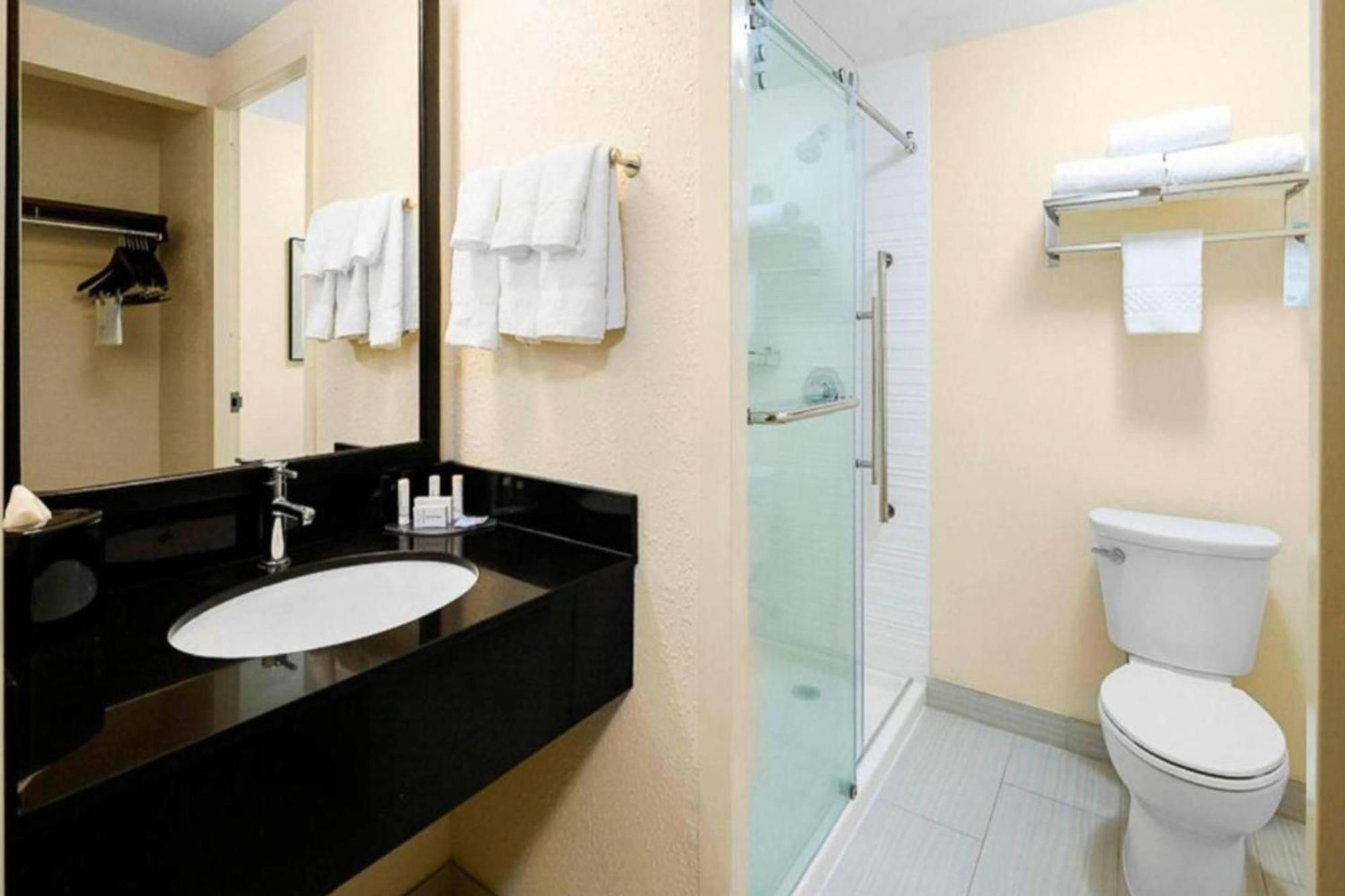 Rodeway Inn Macon Bagian luar foto