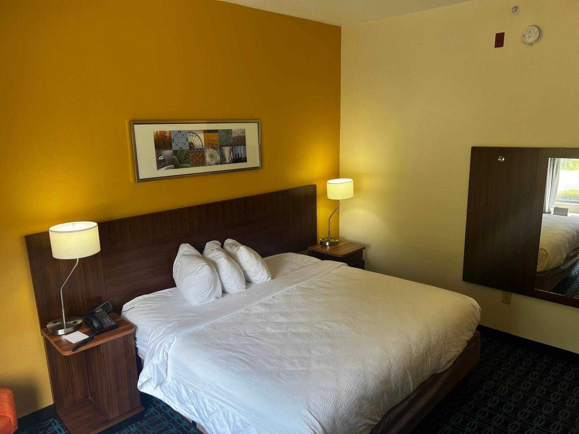 Rodeway Inn Macon Bagian luar foto