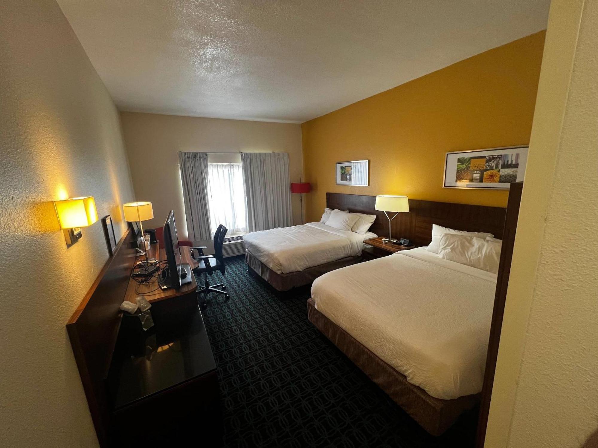 Rodeway Inn Macon Bagian luar foto