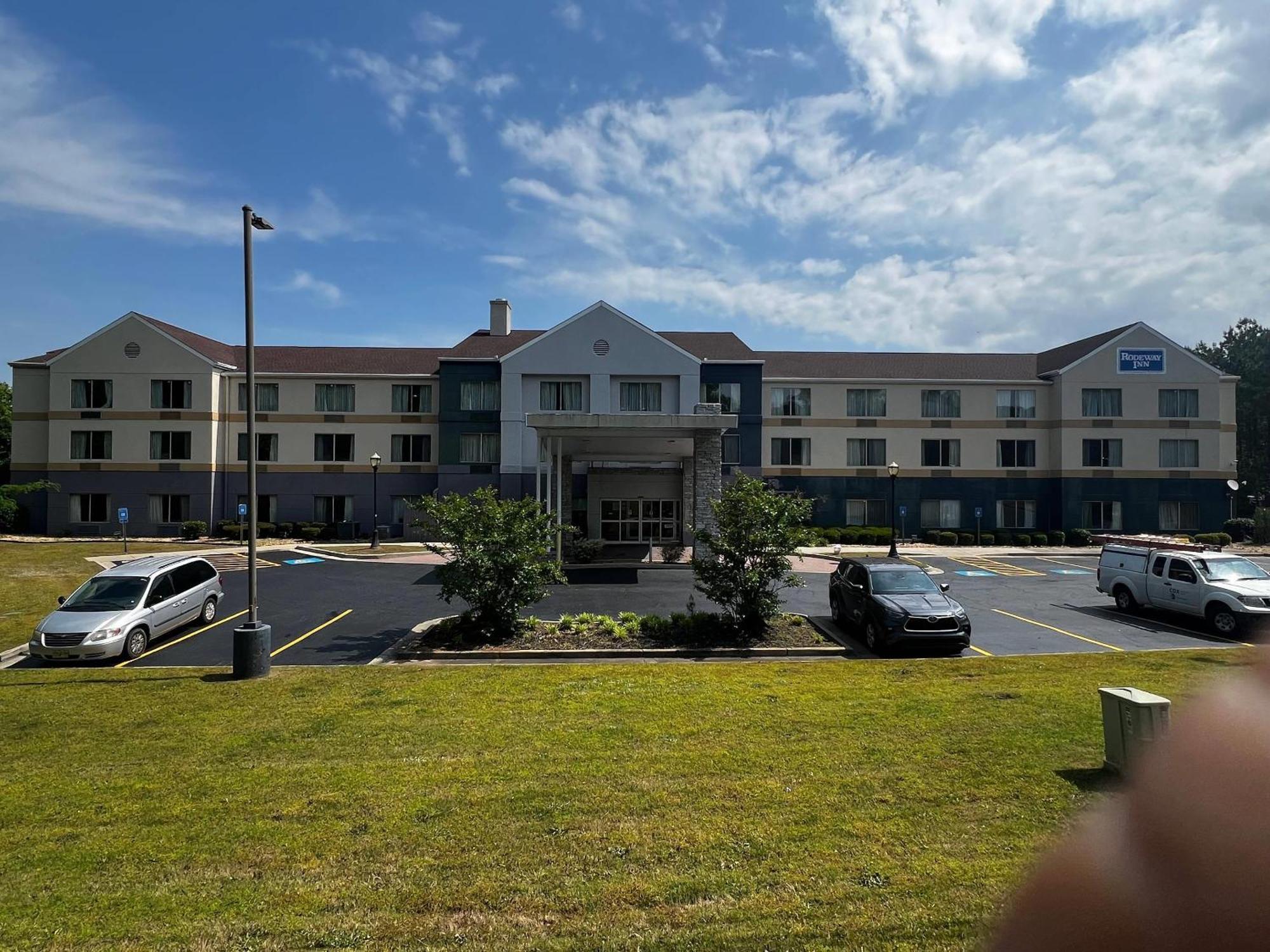Rodeway Inn Macon Bagian luar foto